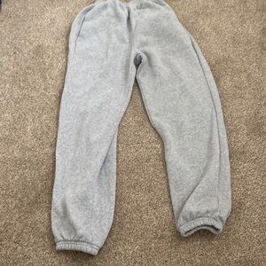 GRAY SWEATS